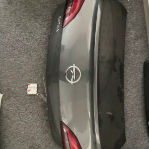 Opel Astra J Çıkma Orijinal Bagaj Kapağı