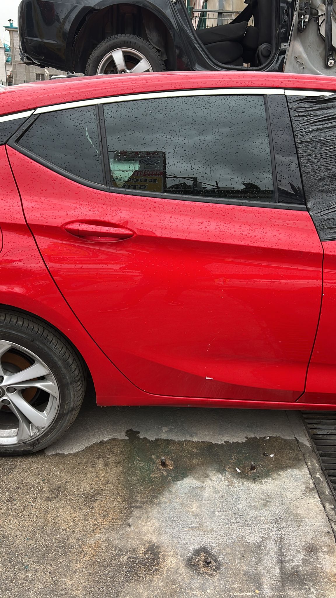 opel-astra-k-cikma-orijinal-kirmizi-sag-arka-kapi Opel Astra K Çıkma Orijinal Kırmızı Sağ Arka Kapı