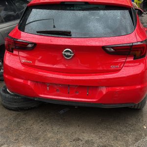 Opel Astra K Çıkma Orijinal Bagaj Kapağı