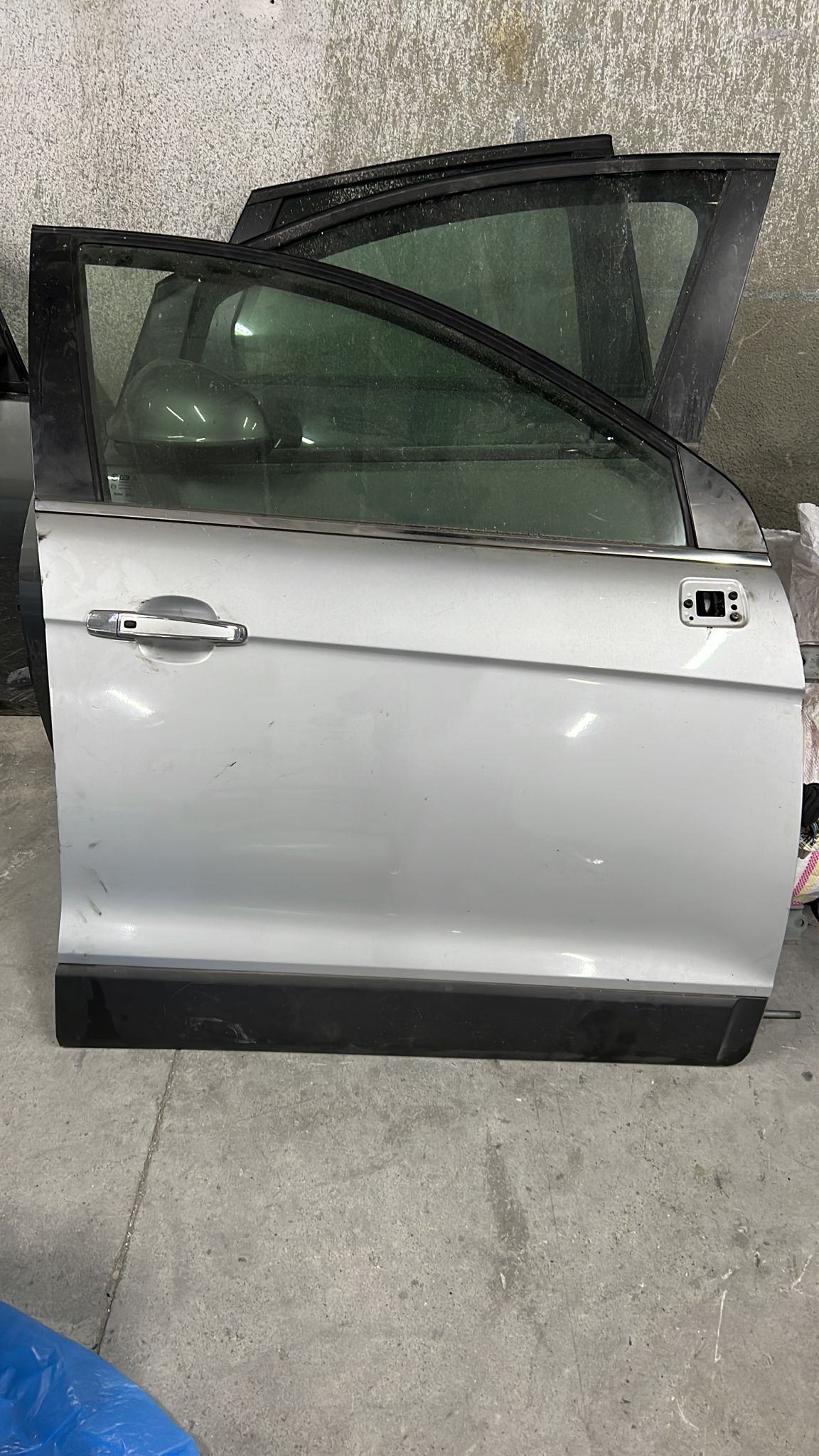 chevrolet-captiva-cikma-orijinal-sag-on-kapi Chevrolet Captiva Çıkma Orijinal Sağ Ön Kapı