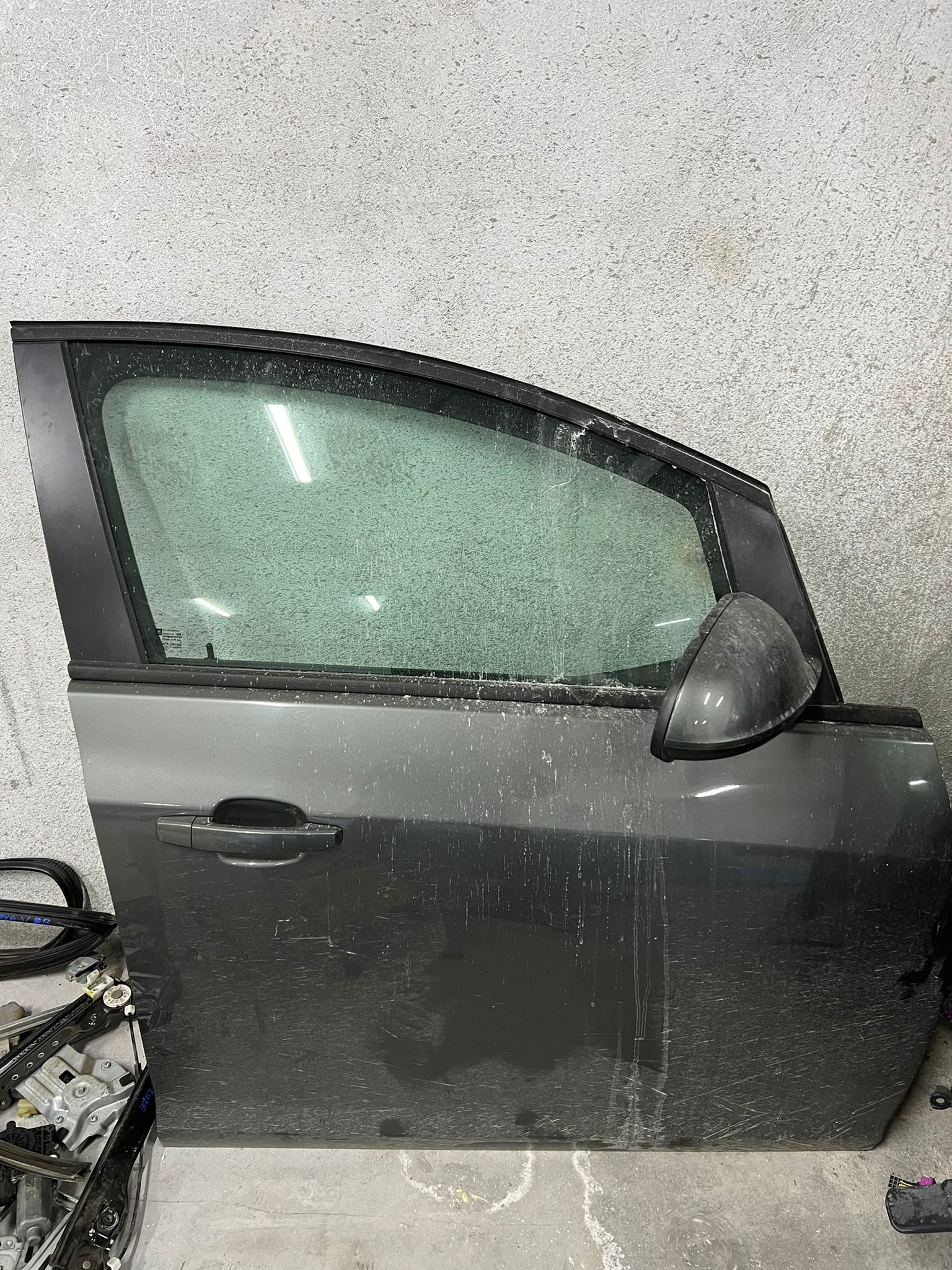 opel-astra-j-cikma-sag-on-kapi Opel Astra J Çıkma Sağ Ön Kapı