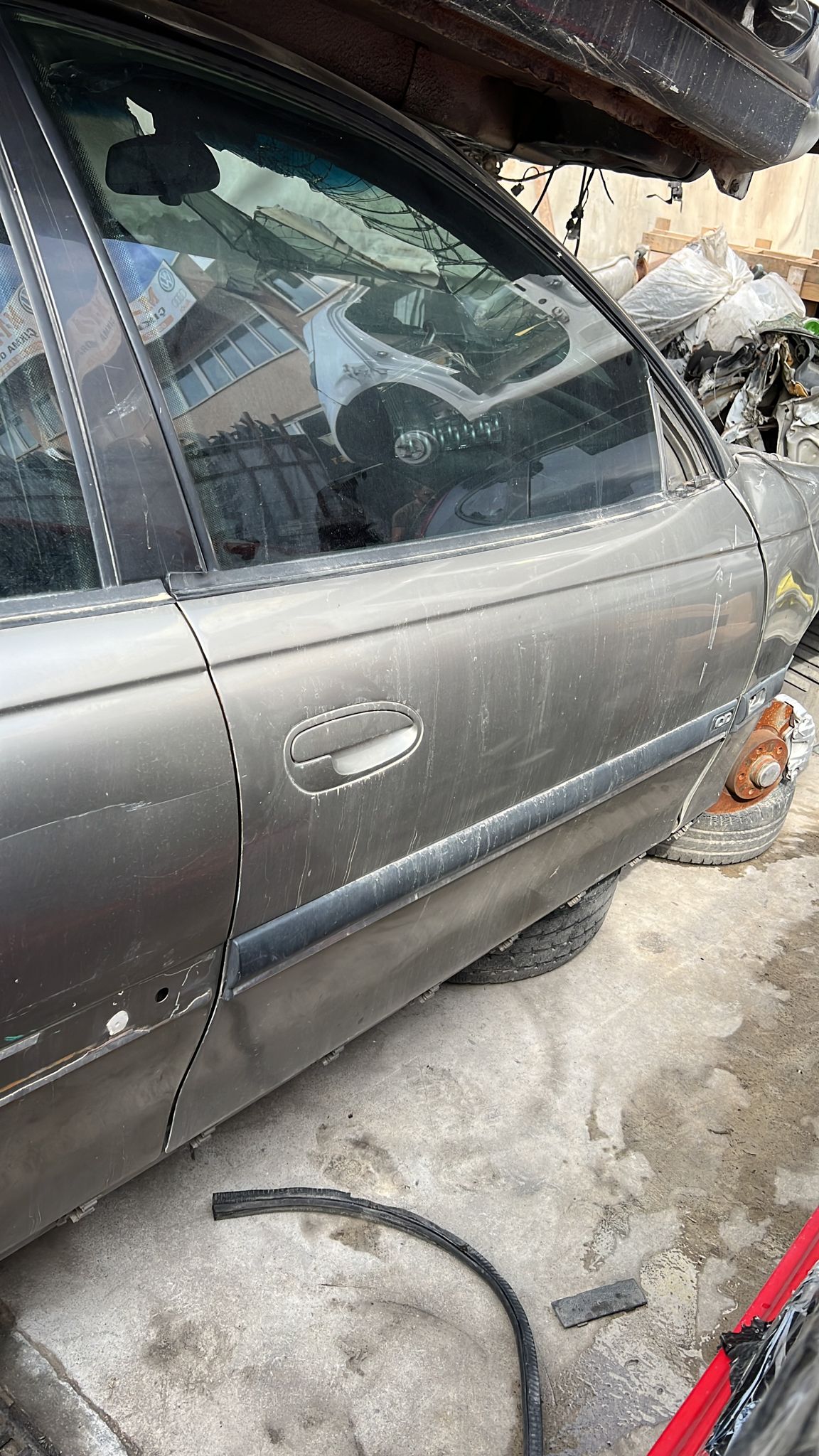 opel-omega-cikma-sag-on-kapi Opel Omega Çıkma Sağ Ön Kapı