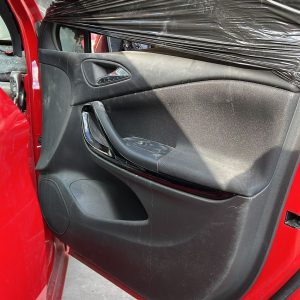 Opel Astra K Çıkma Sağ Ön Kapı Döşemesi